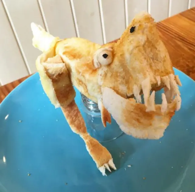 Toast dinosaur