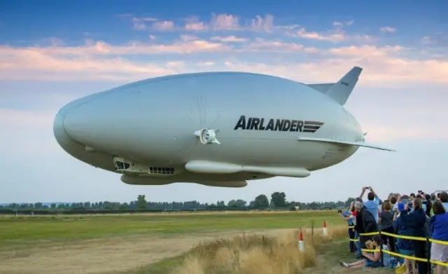 Airlander comes in for landing