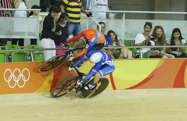 Laurine van Riessen (left) and Virginie Cueff of France