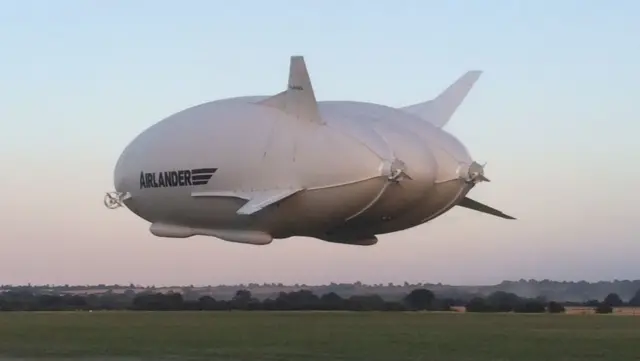 Airlander 10 in flight