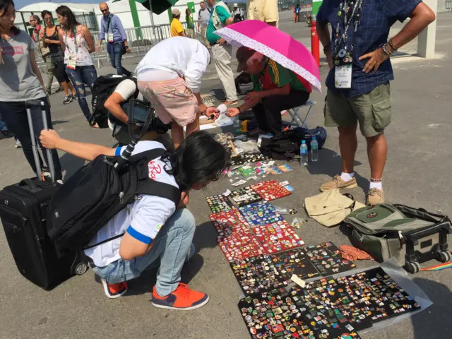 Pin traders