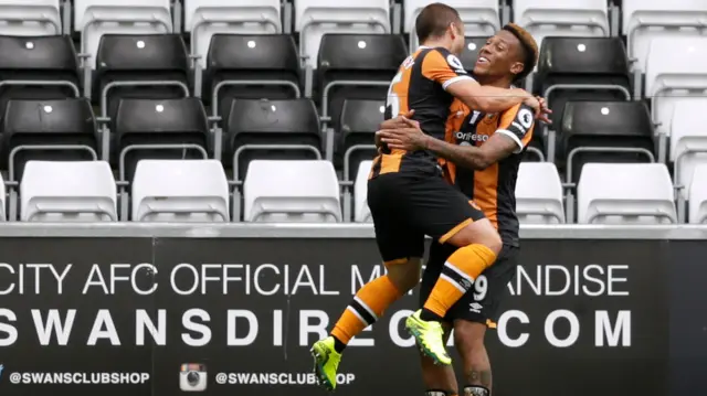 Abel Hernandez celebrates