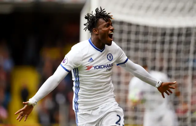 Michy Batshuayi celebrates