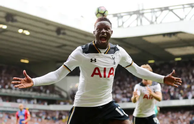 Victor Wanyama scores