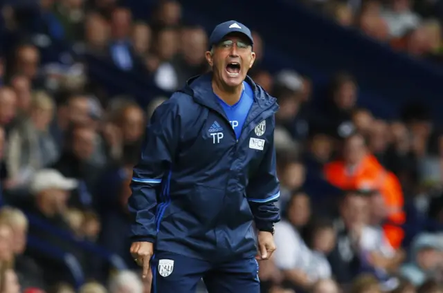 Tony Pulis reacts