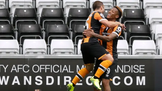 Abel Hernandez celebrates