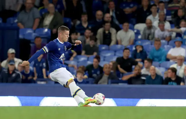 Ross Barkley scores for Everton