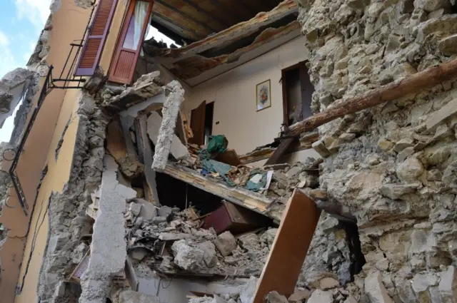 A view of buildings damaged by the quake in Arquata del Tronto