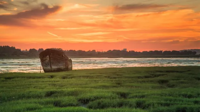 Dusk over a field in Gillingham