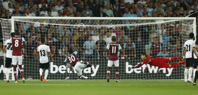 Antonio misses a chance