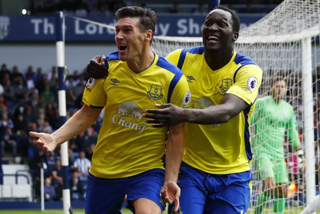 Gareth Barry and Romelu Lukaku