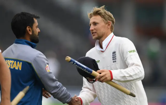 Mohammad Hafeez and Joe Root