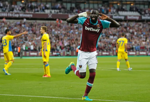 Kouyate celebrates his second goal