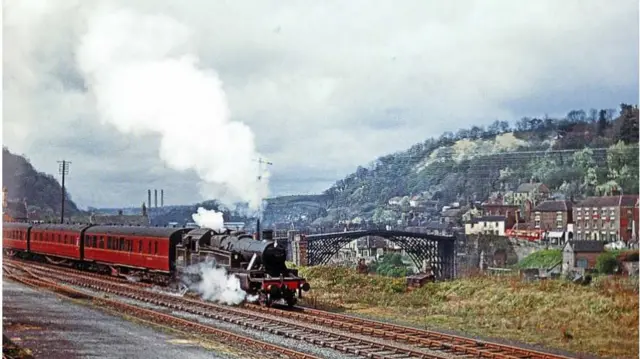 Steam train along the Ironbridge Gorge