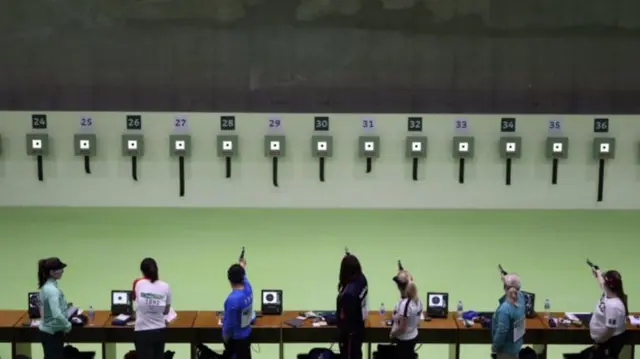 Women's air pistol