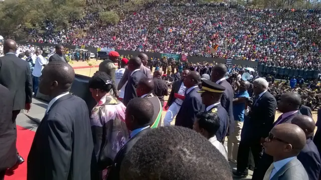 Crowd at Heroes Acre