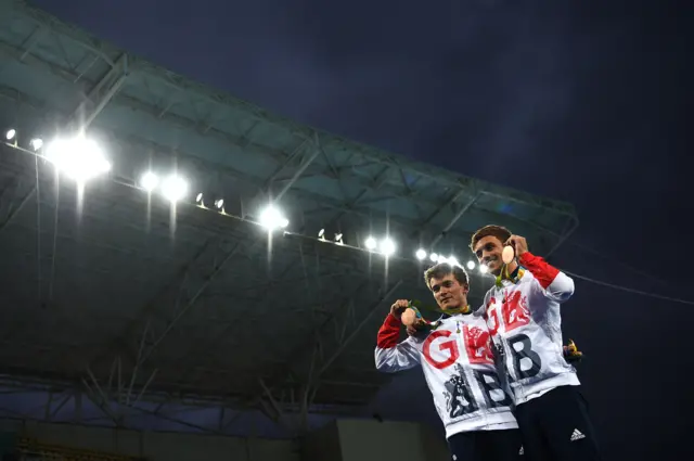 Dan Goodfellow and Tom Daley with bronze medals