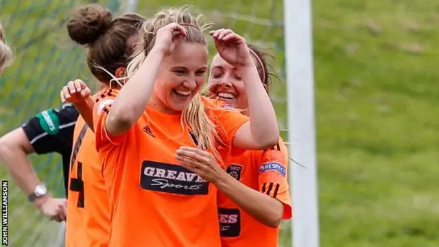 Glasgow City celebrate a goal