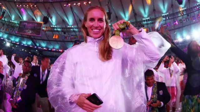 Helen Glover with gold medal