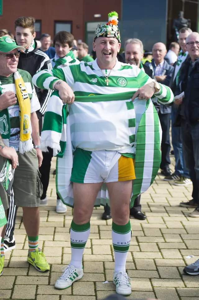 A colourful Celtic fan