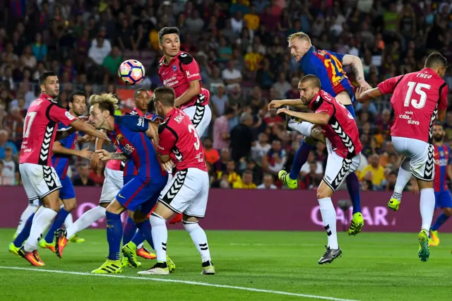 Jeremy Mathieu scores for Barcelona