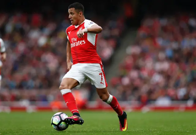 Alexis Sanchez in action