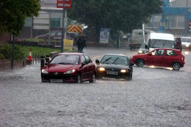 Kingfield Road flood