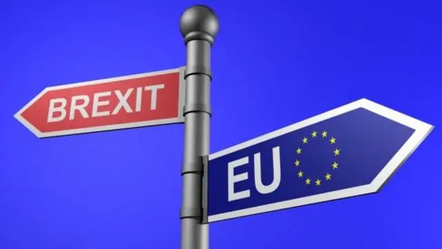 brexit and EU signs facing opposite directions