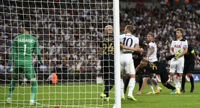 Alderweireld scores Spurs goal