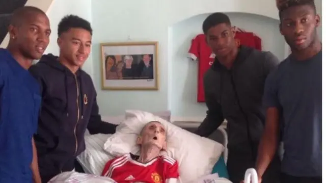 Ashley Young, Jesse Lingard, Marcus Rashford and Timothy Fosu-Mensah with Patrick Lawler