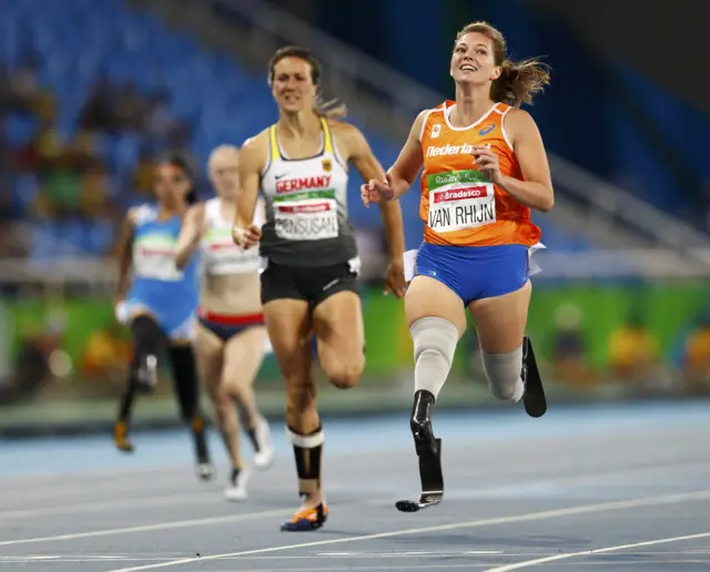 Marlou van Rhijn