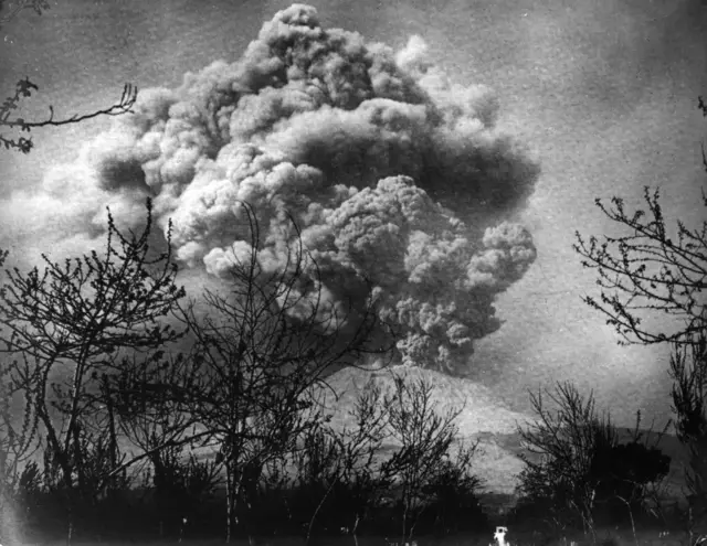 Mount Vesuvius eruption in 1906