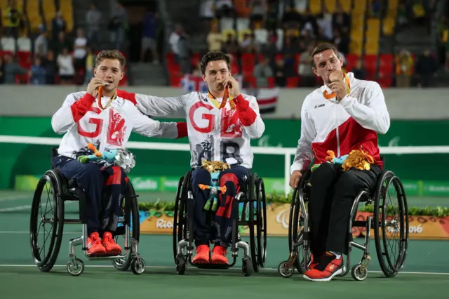 Hewett and Reid with their silver and gold medals