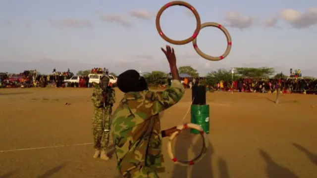 Somali fighter juggling