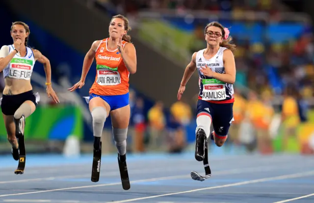 Marlou van Rhijjn and Sophie Kamlish cross the line