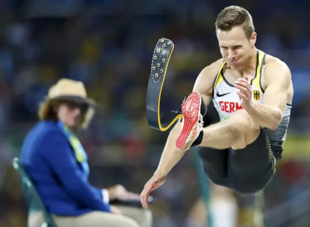 Markus Rehm jumps for gold in Rio