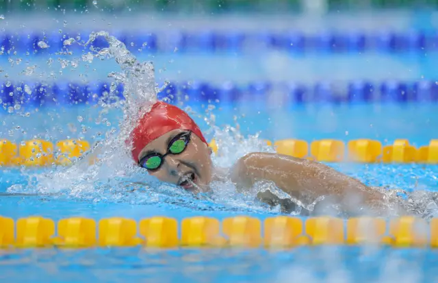 Jessica-Jane Applegate winning silver in the pool at Rio