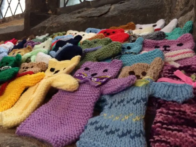 Knitted teddy bears in Barton church