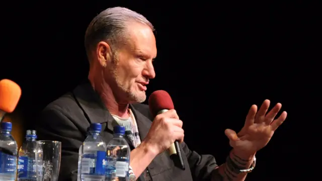 Paul Gascoigne at Wolverhampton gig in 2015