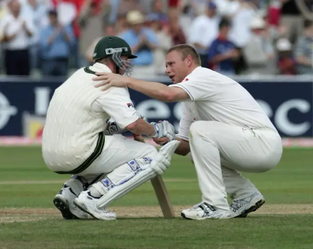 Brett Lee and Andrew Flintoff at the conclusion of the second Test of the 2005 Ashes series