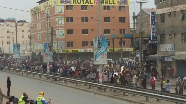 Demonstrating hawkers in Eastleigh, Nairobi, Kenya