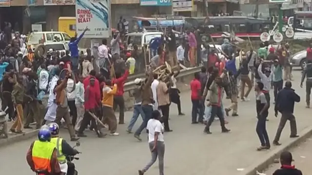 Demonstrating hawkers in Eastleigh, Nairobi, Kenya