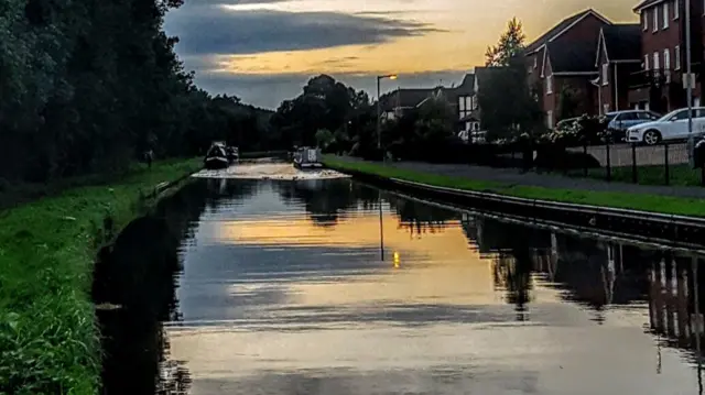 Trent and Mersey canal, Stone