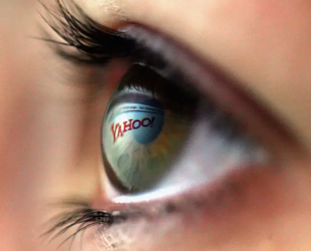 Eye with Yahoo reflected