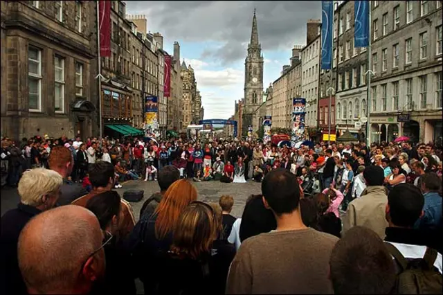 Edinburgh and the fringe festivalbbc