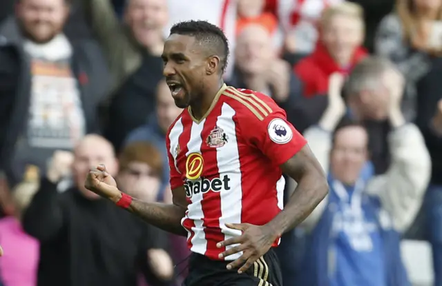 Jermain Defoe celebrates scoring Sunderland's second goal