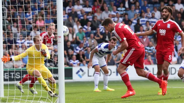 Lukas Jutkiewicz scores