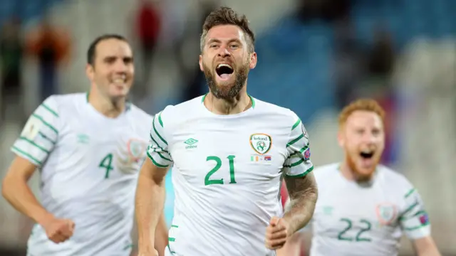 Daryl Murphy with team-mates