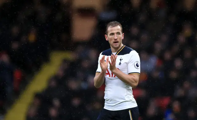 Harry Kane claps fans