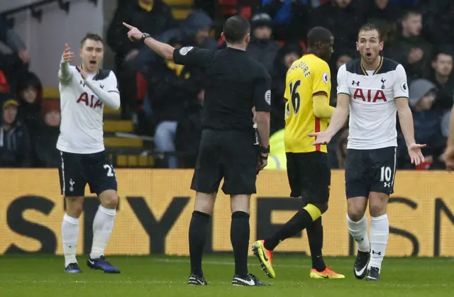 Harry Kane appeals for a penalty